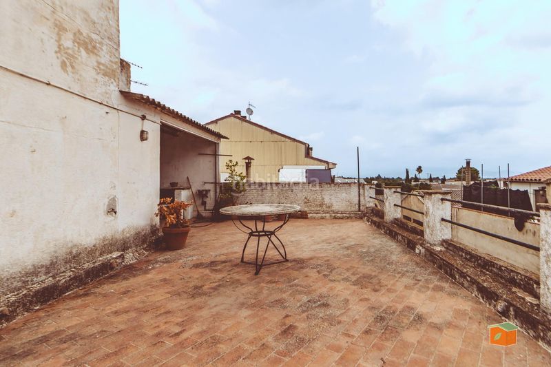 Foto efc875b7-ff3b-4d8c-8b78-36cc94821fa5. Casa amb aparcament a Santa Bàrbara