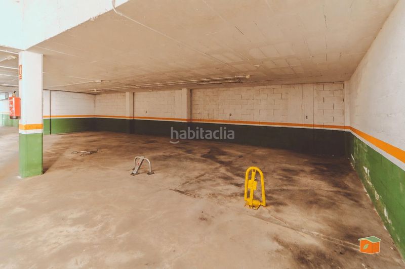 Foto 8cf0ff9a-e5ad-4054-9a60-0c3bd21dd236. Aparcament cotxe a Santa Bàrbara