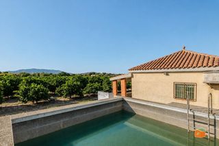 Mas à Santa Bàrbara. Finca rustica con casa en planta baja, piscina y barbacoa en ven