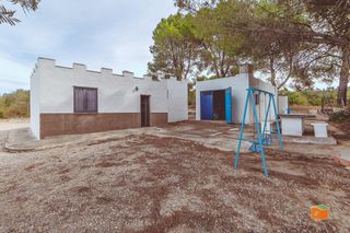 Mas à Freginals. Vivienda con finca rústica en freginals tarragona
