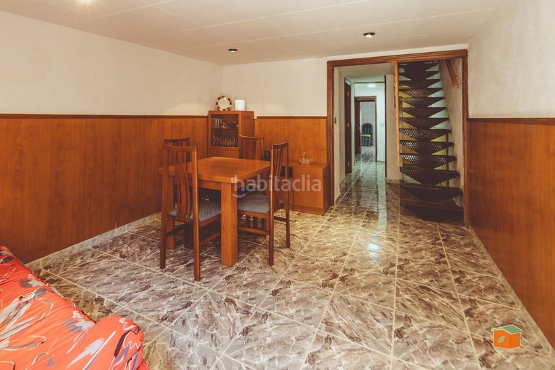 Foto a9edf362-68a0-4332-a17e-c3d91253f0c7. Casa a Santa Bàrbara