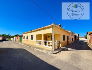 Xalet  Calleja. Chalet en venta en riocabado, 3 dormitorios.
