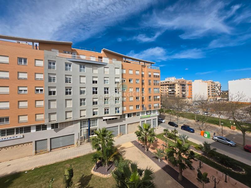 Foto 320fd894-ce15-4c17-939b-5ff2e6a931bf. Piso  en venta en paseo de gregori maians en Oliva pueblo Oliva