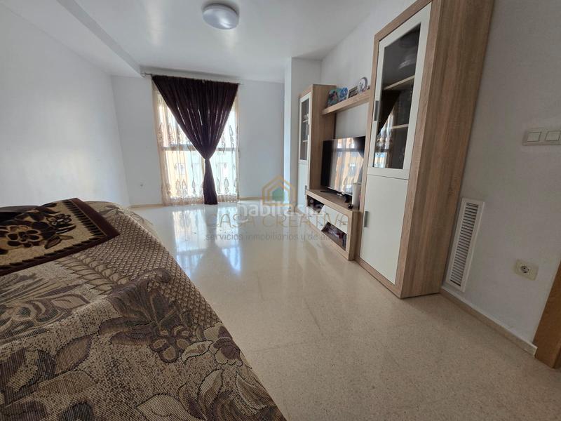 Foto b0904a79-ed46-43bc-b298-c3fdbae59fc3. Piso  en venta en paseo de gregori maians en Oliva pueblo Oliva