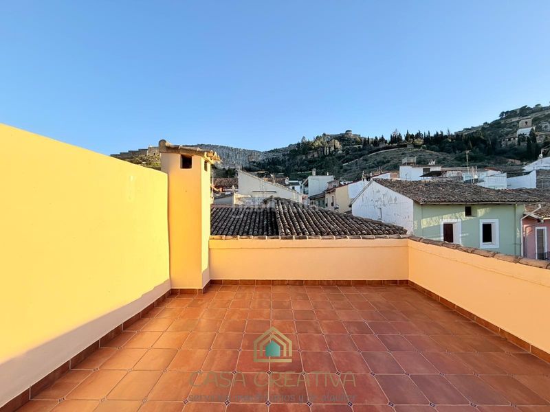 Foto 3e3fa817-a7d7-4a16-a07d-1c85f9031ebb. Casa amb aparcament a Xàtiva