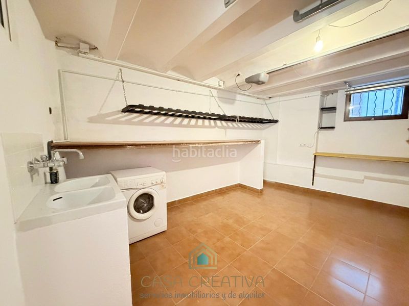 Foto b9f93107-0358-47b9-b80f-24f8df385f25. Casa amb aparcament a Xàtiva