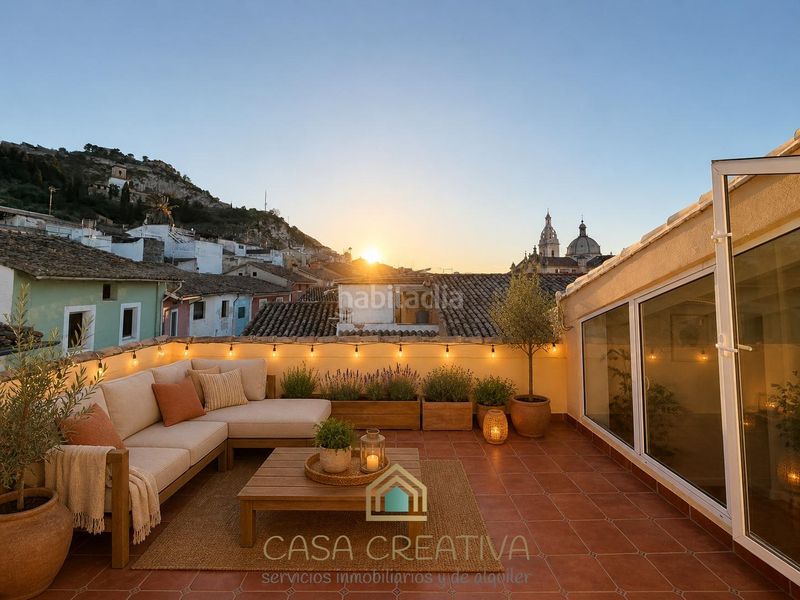 Foto d474510b-fc77-4678-b125-8a3861401ccf. Casa amb aparcament a Xàtiva