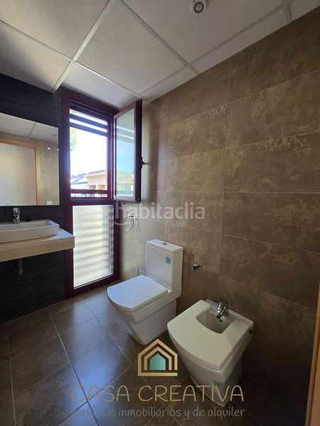 Foto a7be73c8-56de-4cb9-88c7-cd91f7feb9c1. Pis amb calefacció aparcament piscina a Casco Urbano Náquera