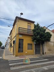 Haus  Plaza calvari. Casa esquinera en venta en sollana  gran potencial de reforma  4