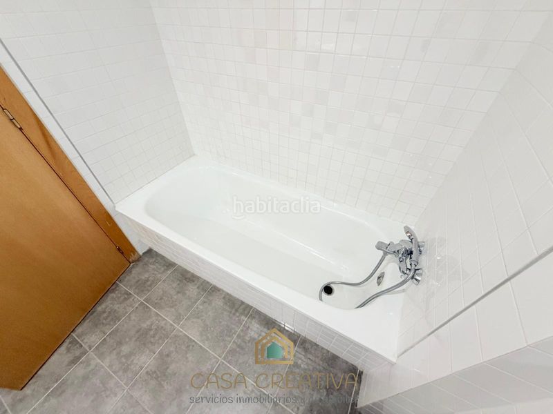 Foto 1b5e79e9-33fa-4229-abf8-a91101e78825. Pis amb calefacció aparcament piscina a Casco Urbano Náquera