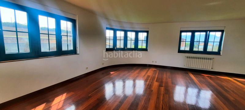 Foto 88a40280-0b85-47b1-b5c5-e38884fed79f. Chalet mit heizung parking in Parroquias Sur - La Manjoya Oviedo