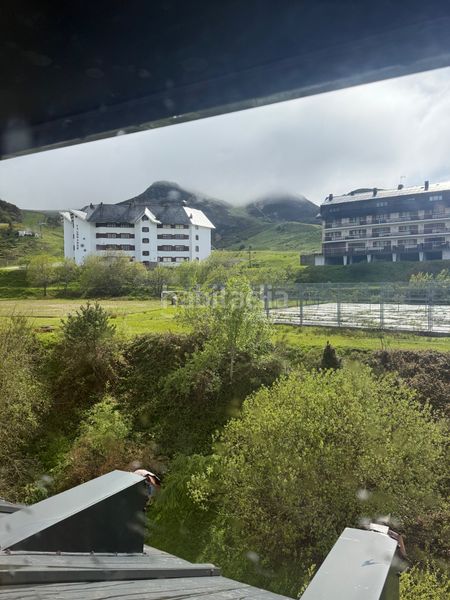 Foto 442cc8c0-479e-426b-a085-d1e57a9eeab6. Apartament amb xemeneia calefacció aparcament a Lena