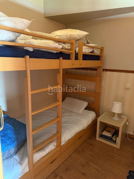 Foto f5c8beba-1007-4c0e-9727-21c72773fd45. Apartament amb xemeneia calefacció aparcament a Lena