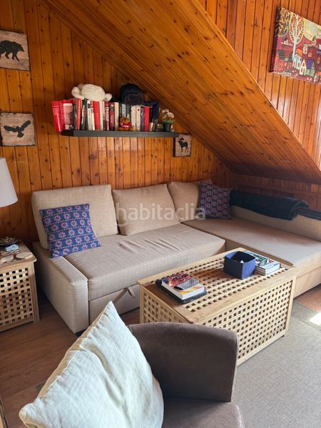 Foto f6616d65-00aa-4d2f-bfe3-85bb923c62b9. Apartament amb xemeneia calefacció aparcament a Lena