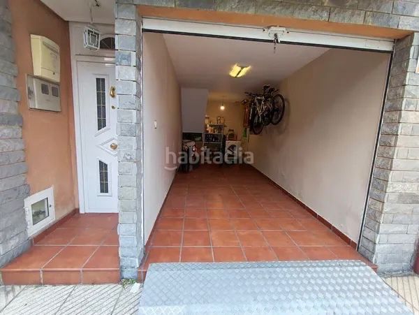 Foto 1f6dea5a-a268-481a-9401-f9b268114240. Casa adossada amb aparcament a Parroquias Sur - La Manjoya Oviedo