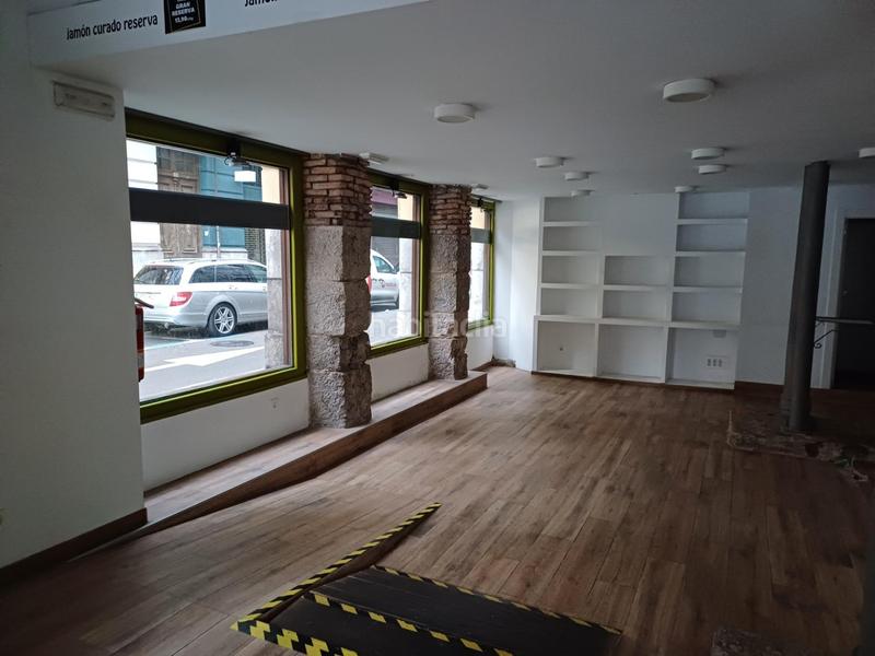Foto 11a5971c-7844-4e08-900c-38988d7b9a60. Alquiler local comercial alquilo estupendo local centro en Santander