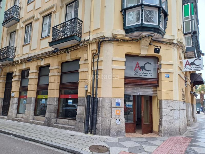 Foto 2152861b-fa87-413d-97dd-30d753148b82. Alquiler local comercial alquilo estupendo local centro en Santander