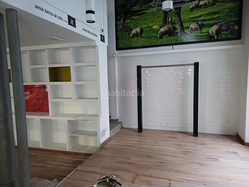 Foto 7964371f-1dd2-420d-b130-578851ff3e0d. Alquiler local comercial alquilo estupendo local centro en Santander