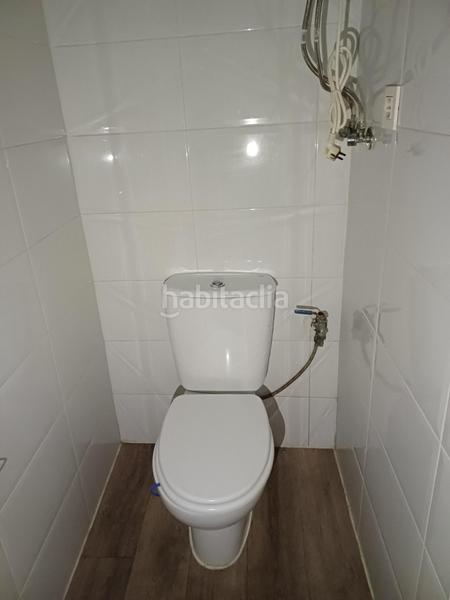 Foto bc1bc967-652c-4f97-abc5-9da412cfd8eb. Alquiler local comercial alquilo estupendo local centro en Santander