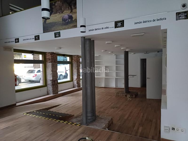 Foto ceca4d2e-ab24-4350-9db7-5f26a17f3c61. Alquiler local comercial alquilo estupendo local centro en Santander