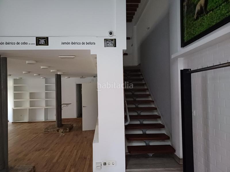 Foto fc3be09d-cb23-4e34-8531-944a2791b678. Alquiler local comercial alquilo estupendo local centro en Santander