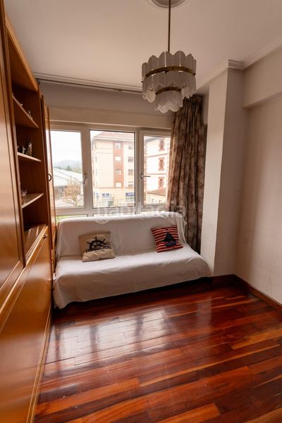 Foto af6e8d33-3efd-46b7-9b70-b44fcd0133b7. Pis amb calefacció aparcament a Amurrio