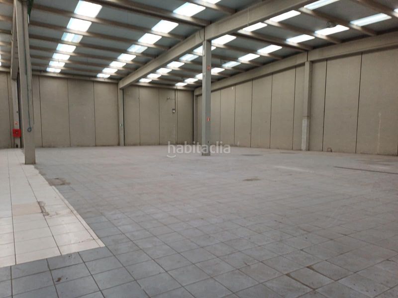 Foto 16fd506d-a54a-47fe-8c56-e4bd82cce4ff. Location bâtiment à usage industriel dans Peñacastillo - Nueva Montaña Santander