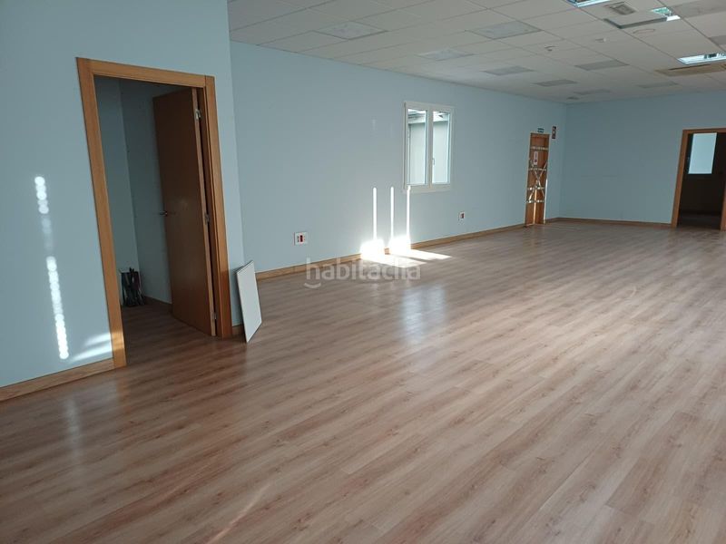 Foto 2a5d523a-6073-4391-8736-faf3b9f5b9b0. Location bâtiment à usage industriel dans Peñacastillo - Nueva Montaña Santander