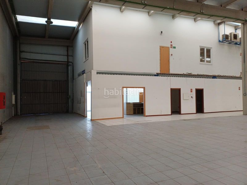 Foto 5a00797a-585c-4e3d-88ad-0b3fa23202f0. Location bâtiment à usage industriel dans Peñacastillo - Nueva Montaña Santander