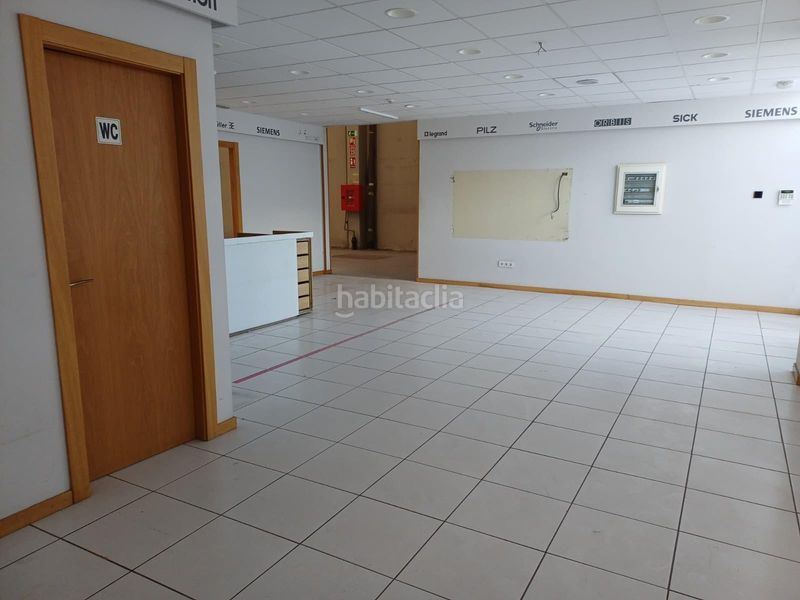 Foto 69a765a4-575b-415e-9594-a21a344cd7c4. Location bâtiment à usage industriel dans Peñacastillo - Nueva Montaña Santander