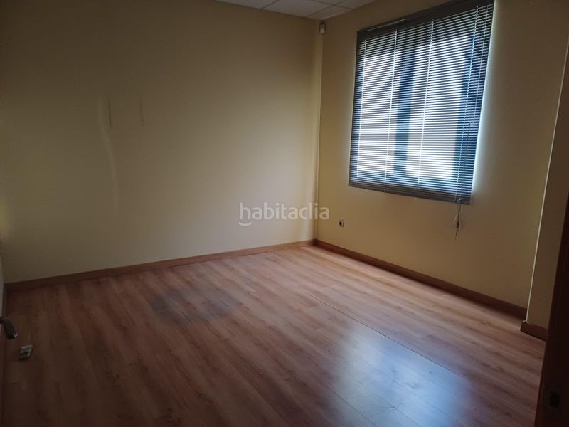 Foto c318ee50-d99c-4796-827d-81e93d717c70. Location bâtiment à usage industriel dans Peñacastillo - Nueva Montaña Santander