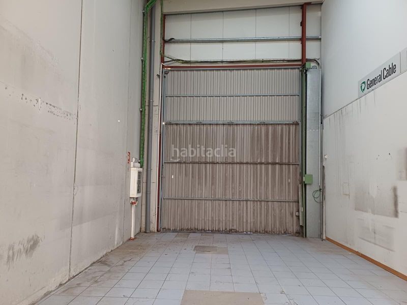 Foto caf97421-e88e-4c3d-a6fd-a56636b9b799. Location bâtiment à usage industriel dans Peñacastillo - Nueva Montaña Santander