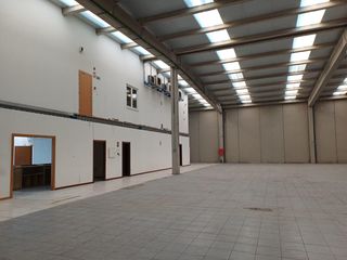 Rent Industrial building in Peñacastillo - Nueva Montaña. Alquilo nave industrial avenida parayas