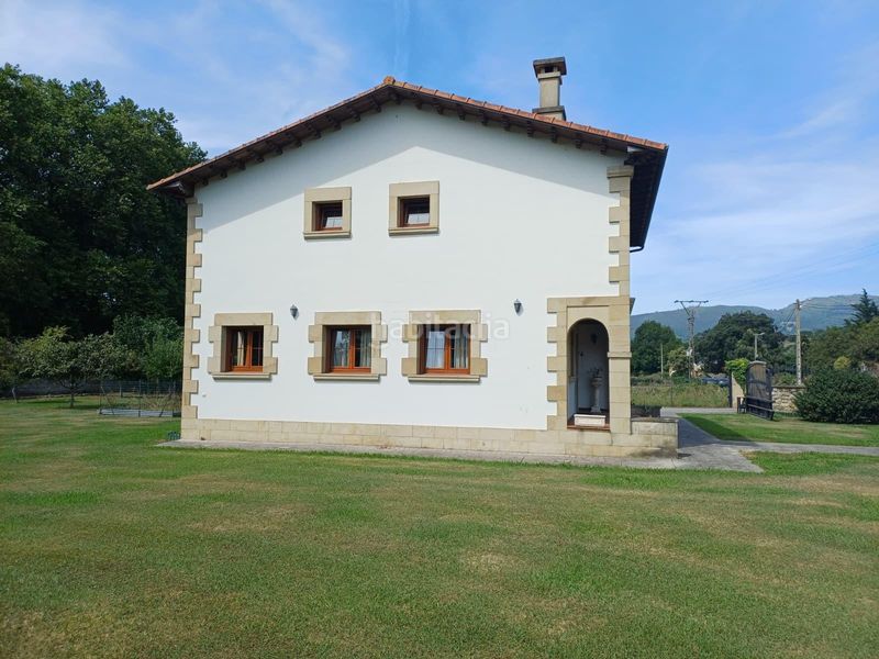 Foto b5661bb5-e867-477f-9ef1-cf395badd5c2. Casa amb calefacció aparcament piscina a Puente Viesgo