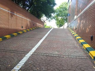 Car parking in General Dávila. Garaje cerrado venta salesianos