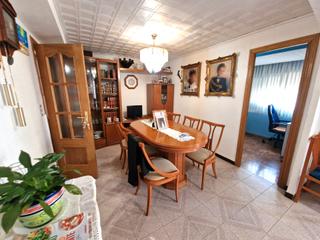 Appartement  Carrer sant pere. Amplio piso con balcón y ascensor en gandía