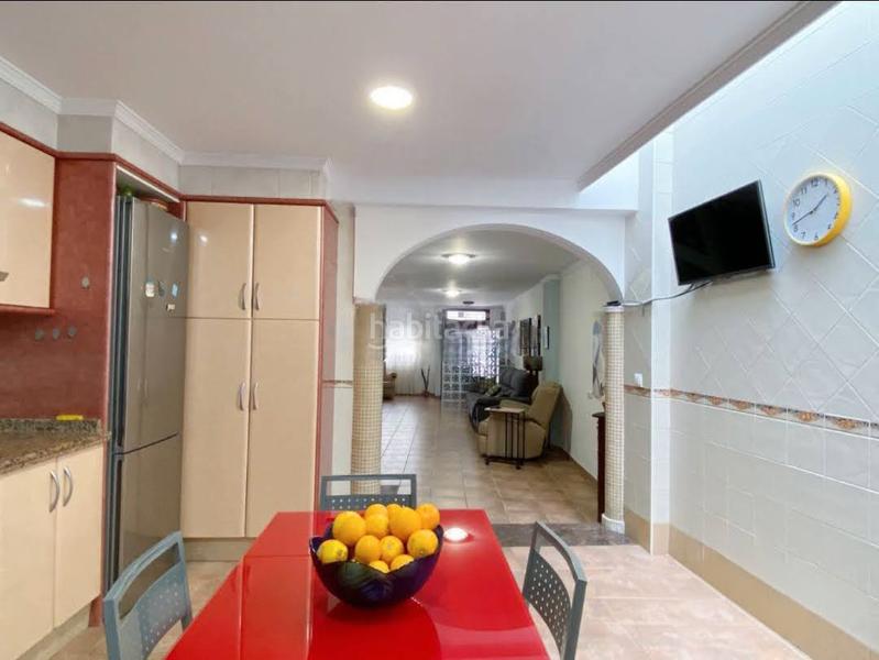 Foto 0739dfbd-a441-412e-9ea0-91e033d8f1ad. Maison jumelée avec cheminée dans Bellreguard