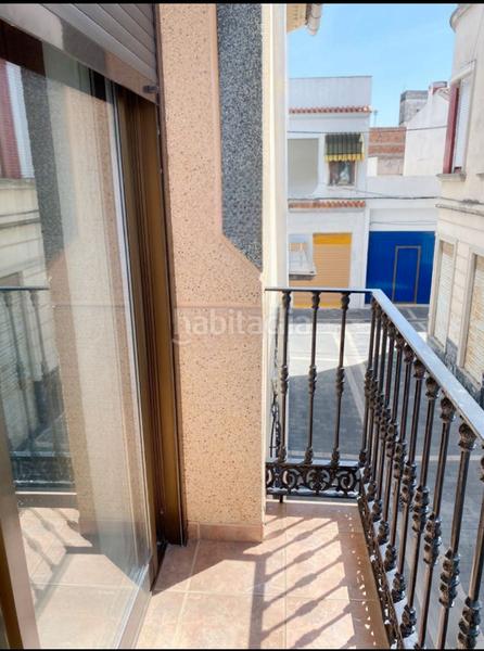 Foto f7ad8d72-af44-4bec-8191-6aa10b8269c4. Maison jumelée avec cheminée dans Bellreguard