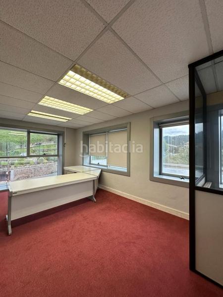 Foto d622c04b-805c-4e76-9e4e-486995c9e94f. Fabrikhalle in Arrankudiaga