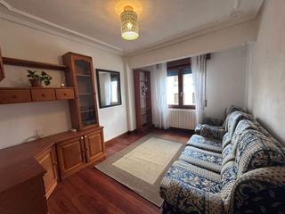 Appartamento in Galdakao. Piso luminoso de 3 habitaciones en alquiler en barrio aperribai
