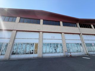 Industrial building in Lemoa. Magnifica nave de 900 m2