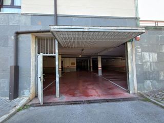 Autoparkplatz in Dima. Oportunidad!!! venta de amplia parcela de garaje y dos trasteros