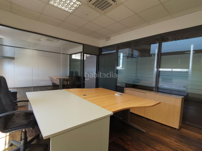 Foto f6a9422c-2e02-40de-8631-2a2bae177344. Rent office space with heating in Almeda - El Corte Inglés Cornellà de Llobregat