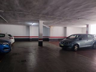 Car parking in Avinguda d'isabel la catòlica 29