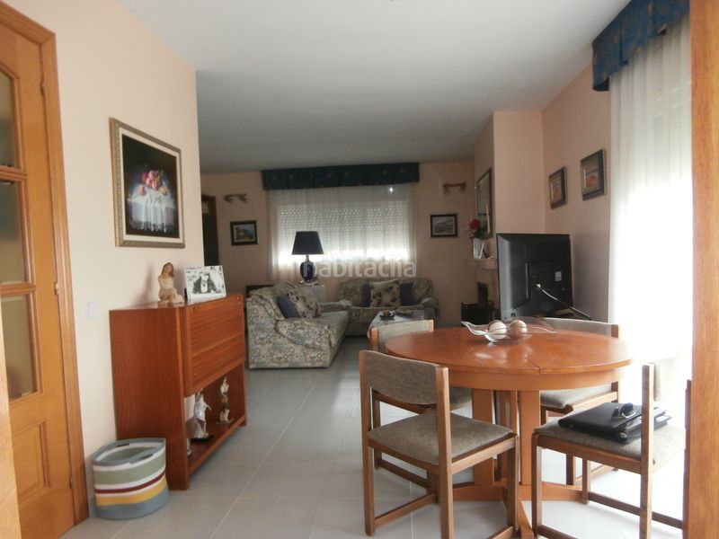 Foto 2b584c74-6926-4975-88f9-3cdaceebccd5. Xalet amb calefacció aparcament a Torrelles de Llobregat