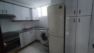 Etagenwohnung in Carrer d'àngel guimerà 61. En perfecto estado para entrar a vivir