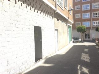 Local Comercial a Cambre. Local con una superficie de 3 2metros, 6,30x5,00m.