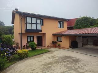 Casa  Bolboretas. Ubicado en la zona do seixal oleiros, cuenta con una llamativa p