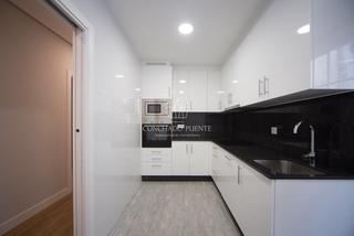 Location Appartement  Orzán. En pleno centro de la ciudad, recién reformado. próximo a la pla