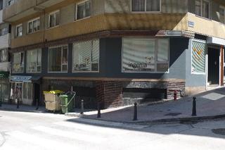 Locale commerciale in Falperra - Santa Lucía